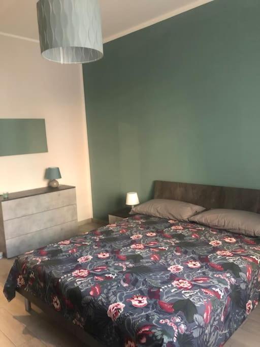 Appartamento Veronica, Per Lavoro E Relax Корсико Екстериор снимка