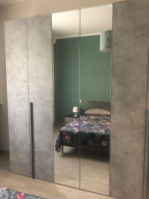 Appartamento Veronica, Per Lavoro E Relax Корсико Екстериор снимка