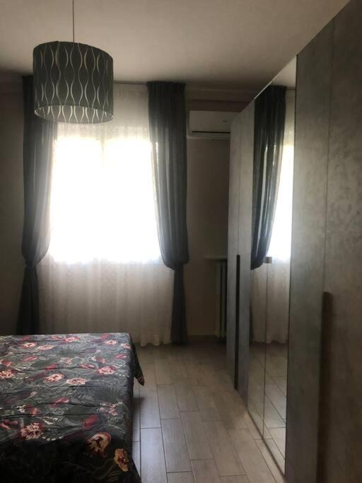 Appartamento Veronica, Per Lavoro E Relax Корсико Екстериор снимка