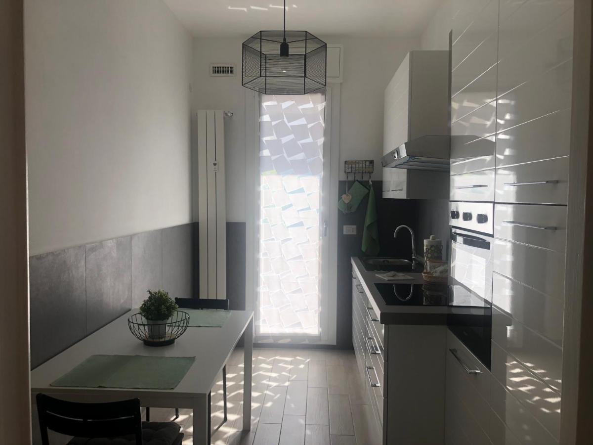 Appartamento Veronica, Per Lavoro E Relax Корсико Екстериор снимка