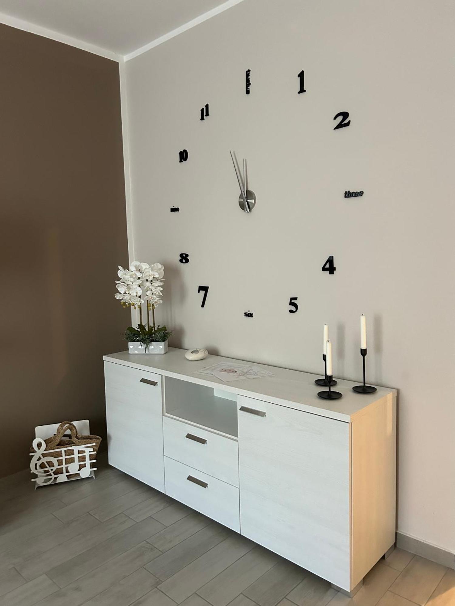 Appartamento Veronica, Per Lavoro E Relax Корсико Екстериор снимка
