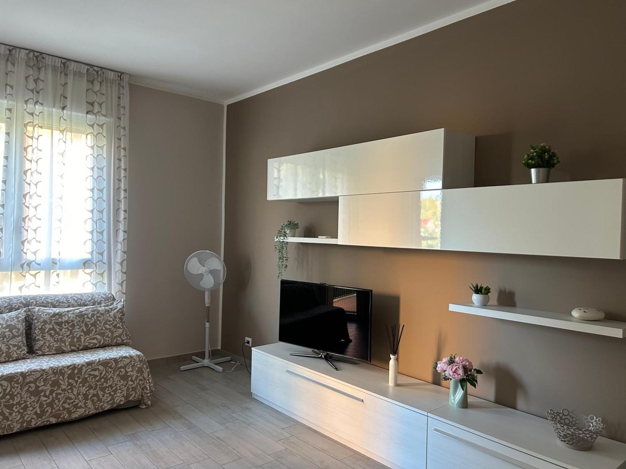 Appartamento Veronica, Per Lavoro E Relax Корсико Екстериор снимка